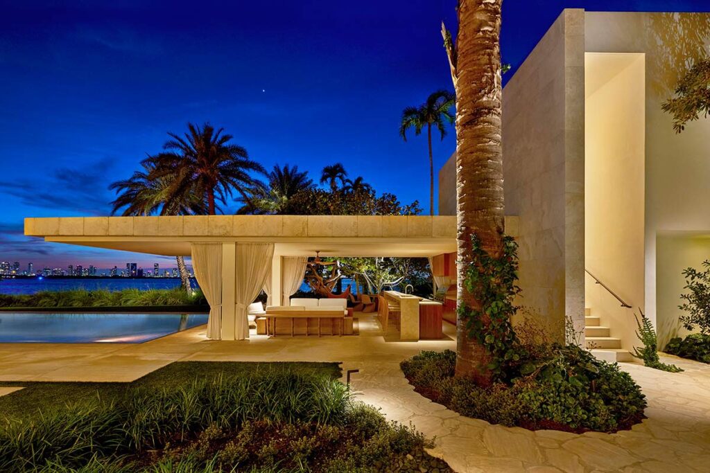 Cantilevered Architecture